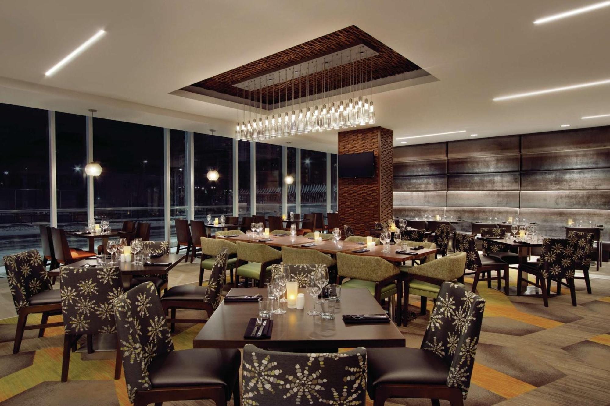 Homewood Suites By Hilton Calgary Downtown Bagian luar foto